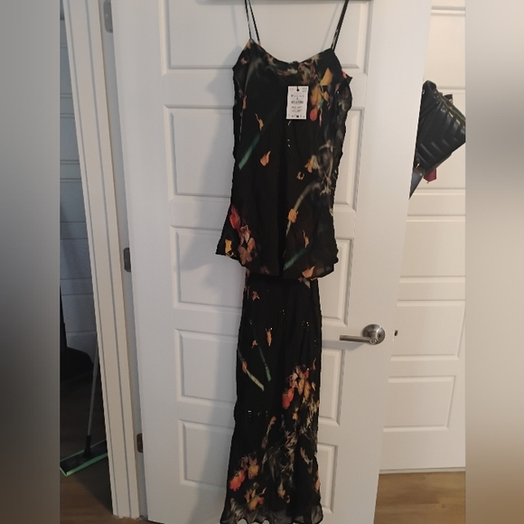 Zara Beaded Printed Cape Dreas - Picture 6 of 8